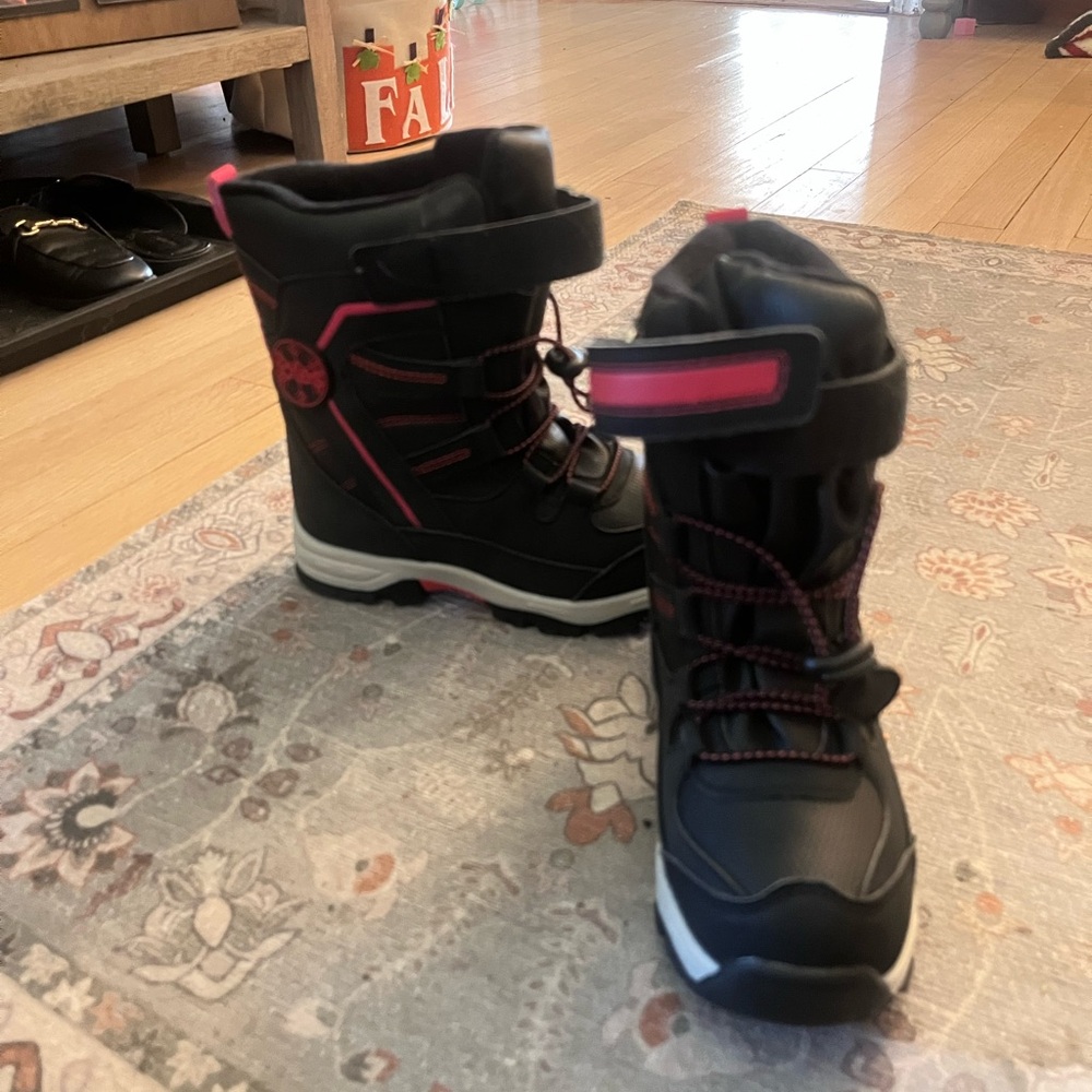 Totes Kids Black Boots